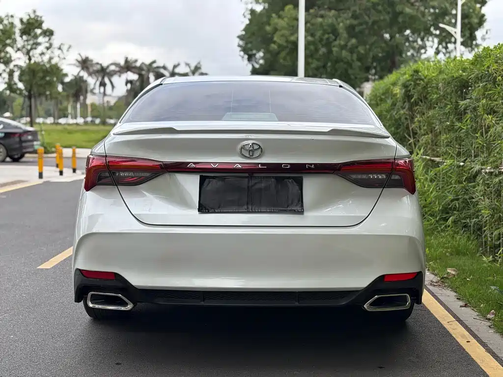 Toyota Avalon — фото 19