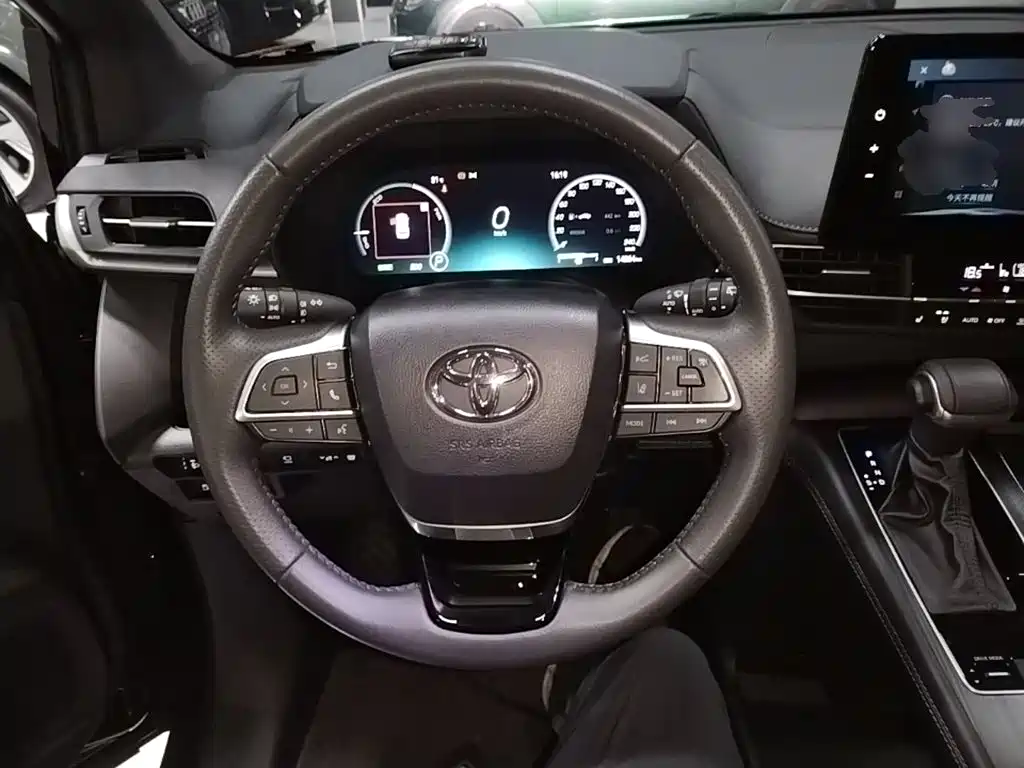 Toyota Sienna — фото 11