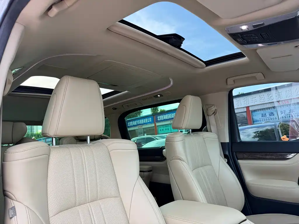Toyota Vellfire — фото 11