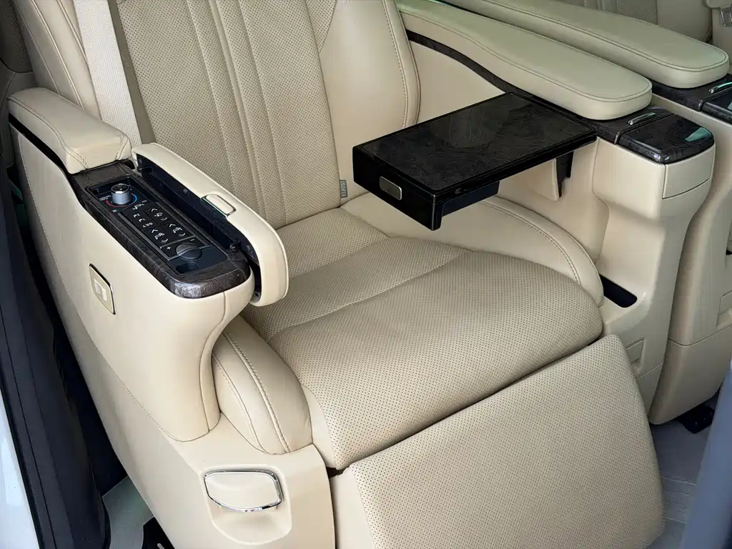 Toyota Vellfire — фото 14