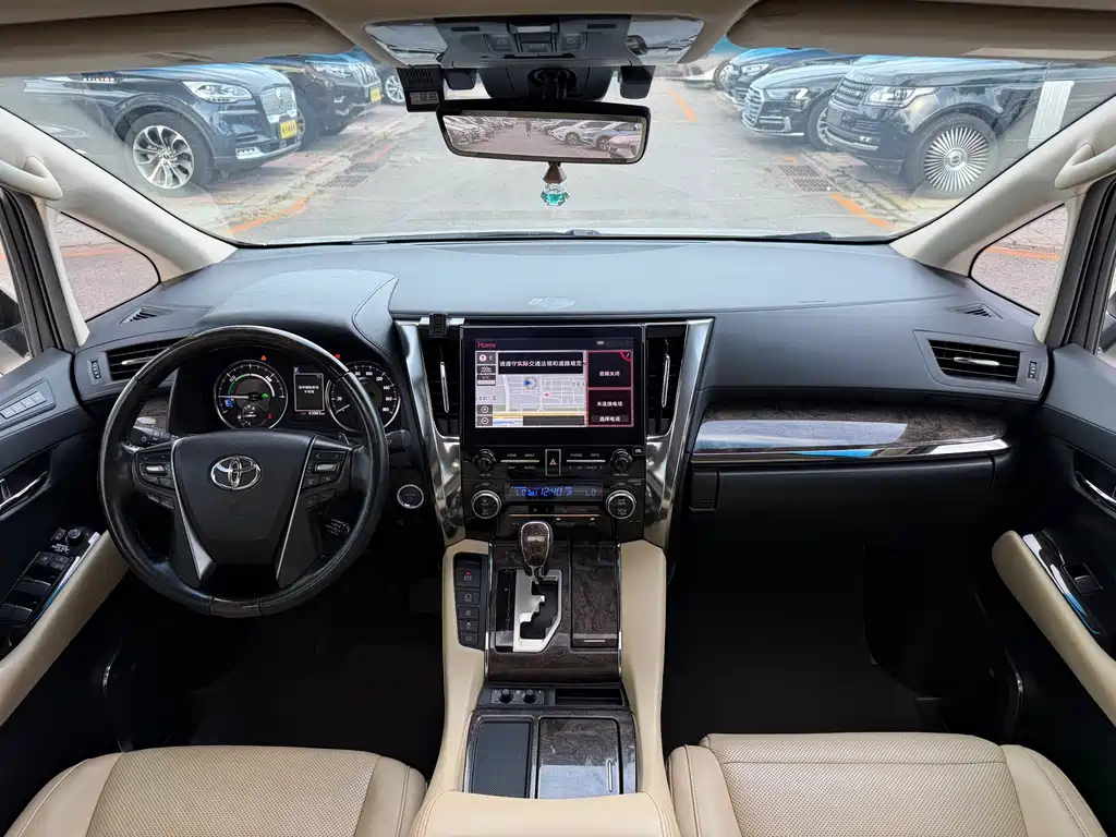 Toyota Vellfire — фото 7