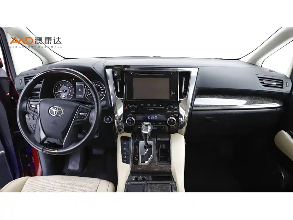 Toyota Alphard — фото 5