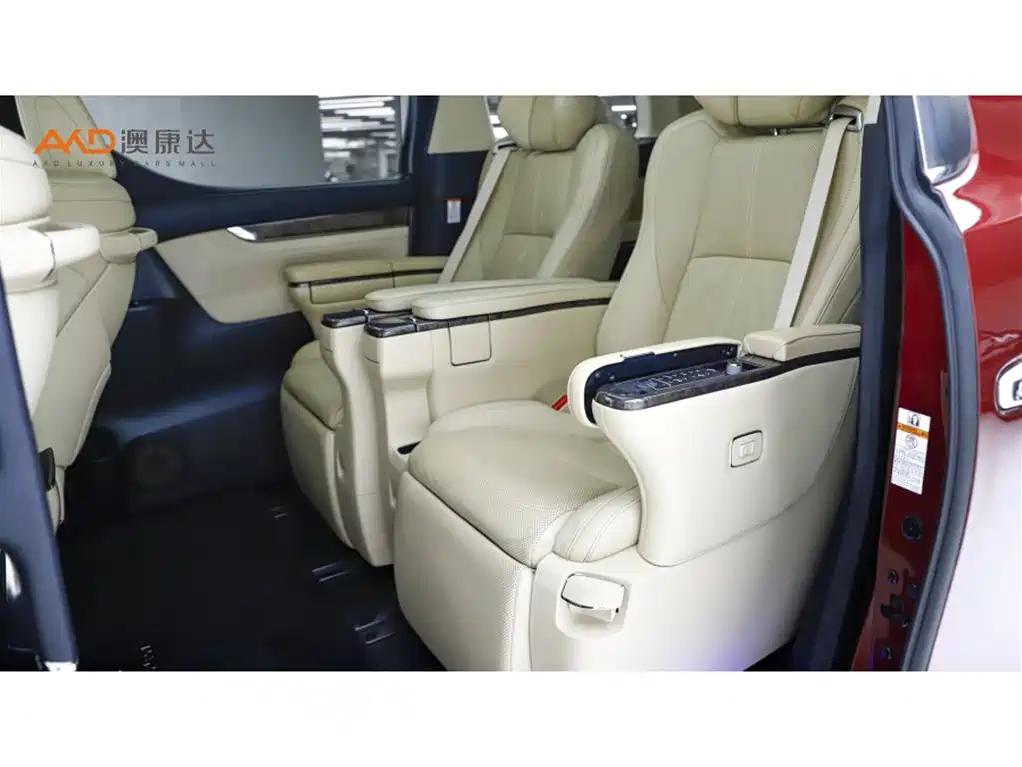 Toyota Alphard — фото 7