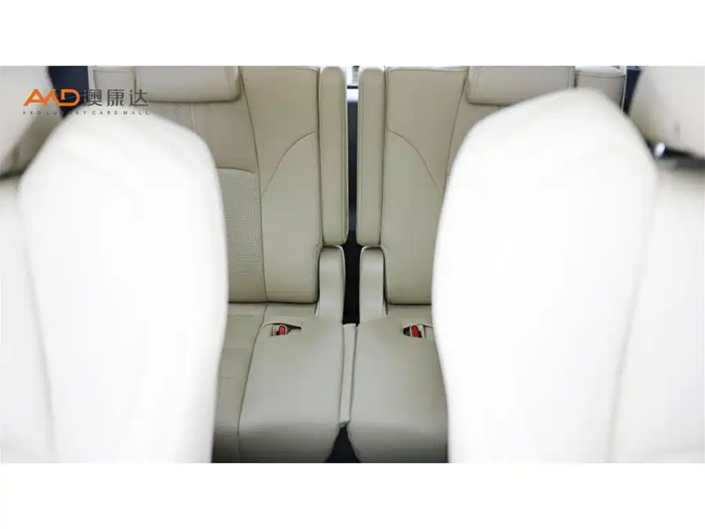 Toyota Alphard — фото 9