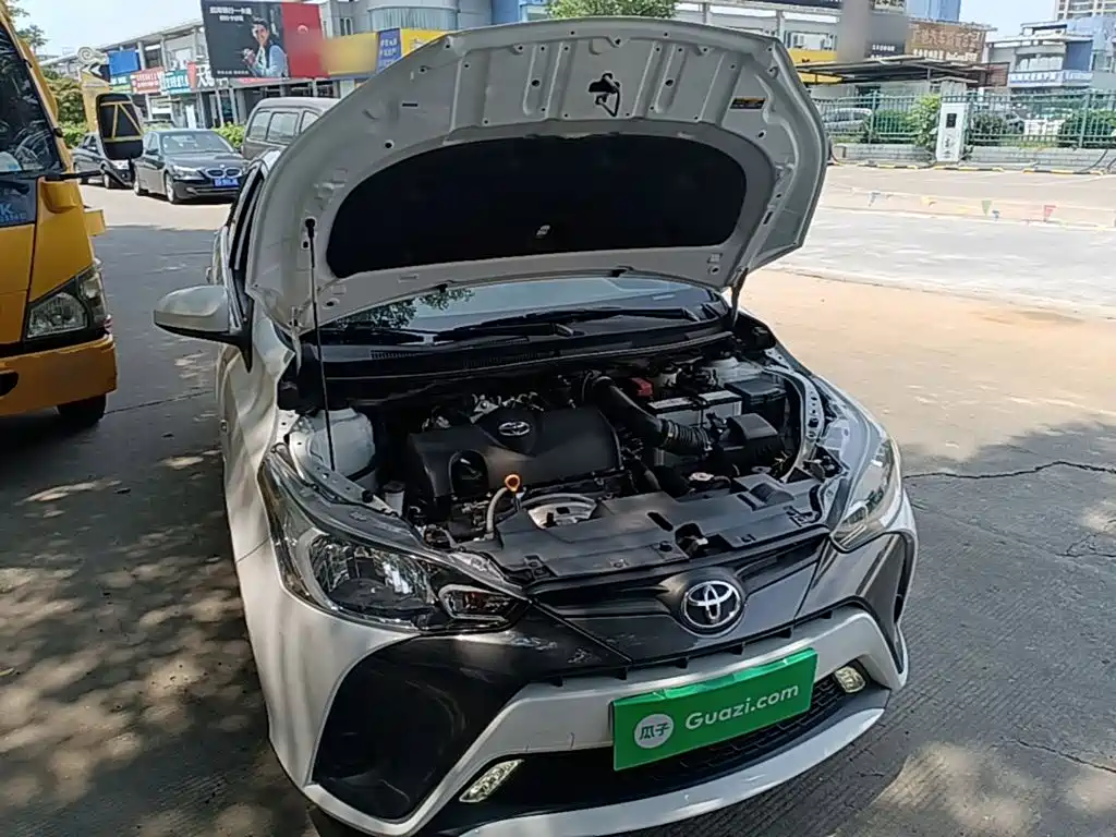 Toyota Yaris L — фото 20