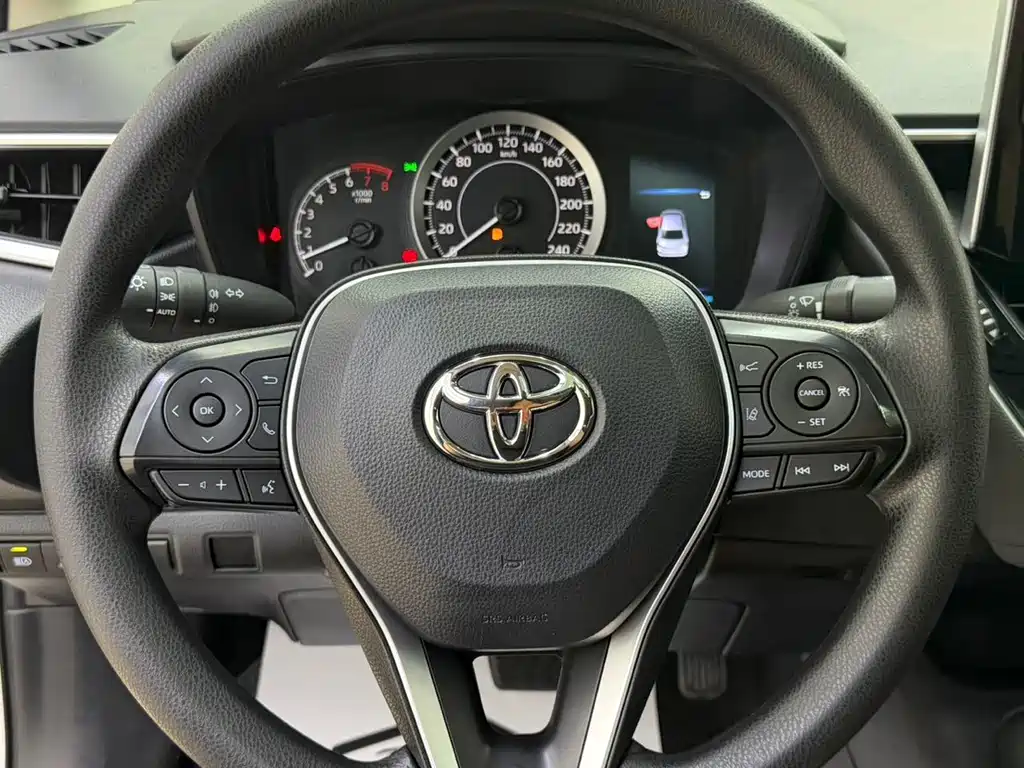 Toyota Corolla — фото 17