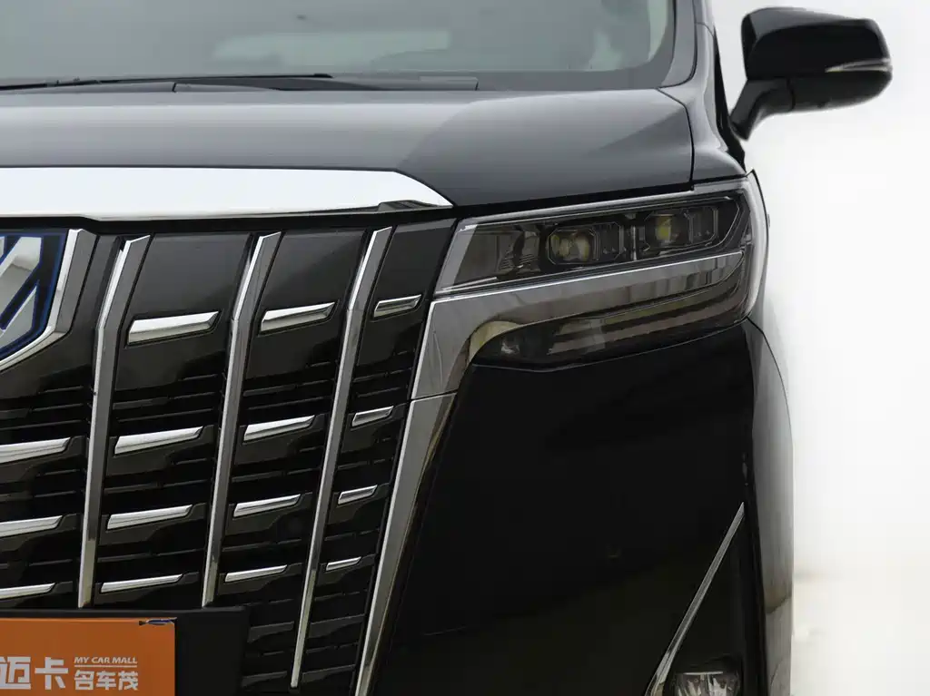 Toyota Alphard — фото 3