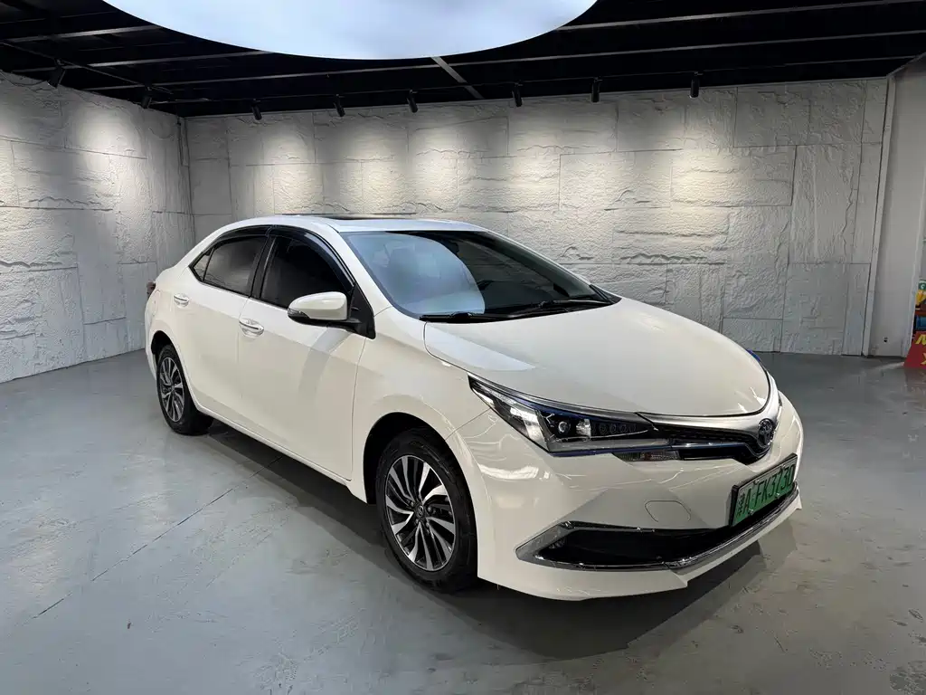 Toyota Corolla Hybrid — фото 3