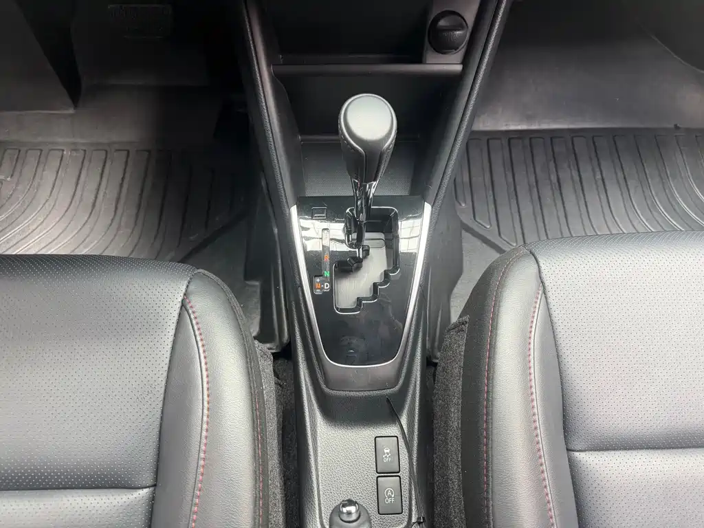 Toyota Yaris L — фото 16