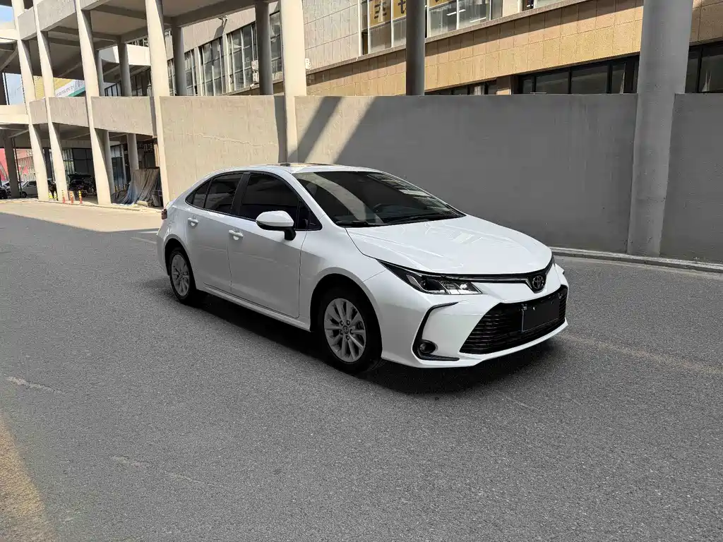 Toyota Corolla — фото 3