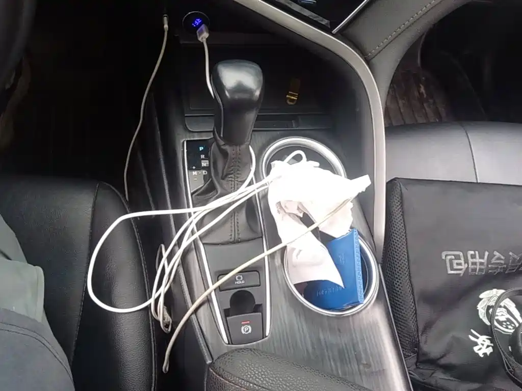 Toyota Camry — фото 10