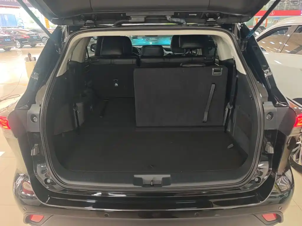 Toyota Highlander — фото 19