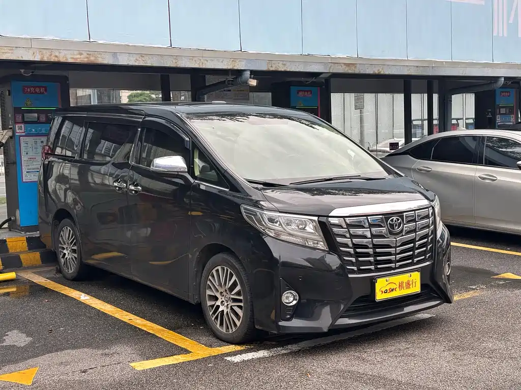 Toyota Alphard — фото 3