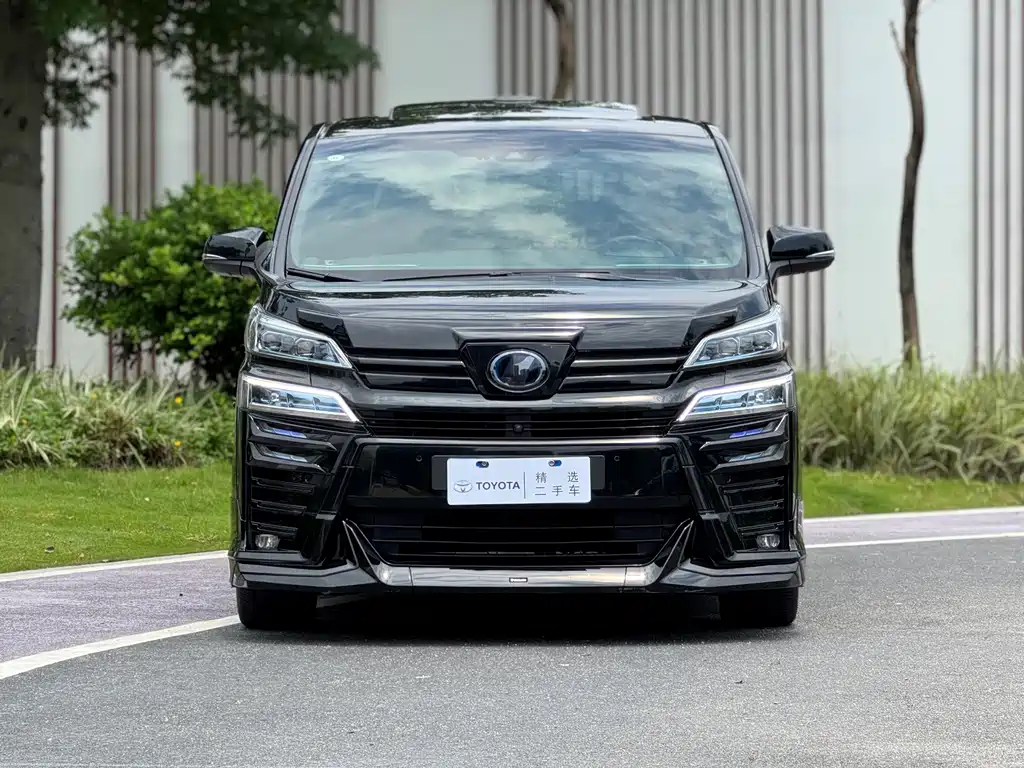 Toyota Vellfire — фото 2