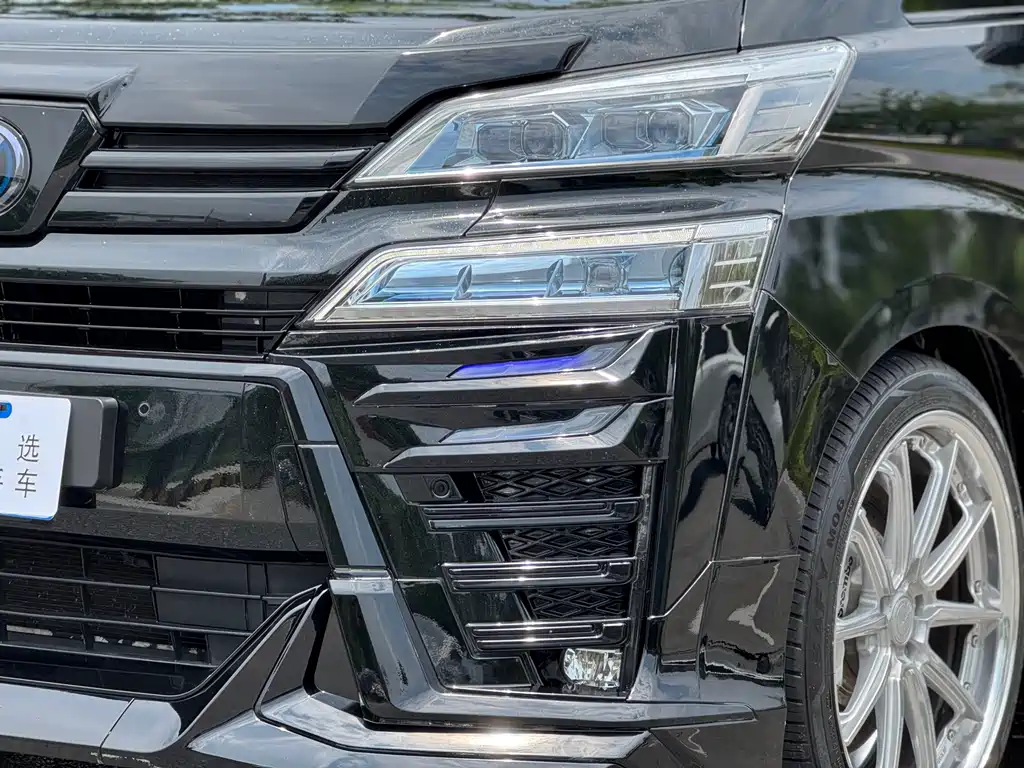 Toyota Vellfire — фото 23