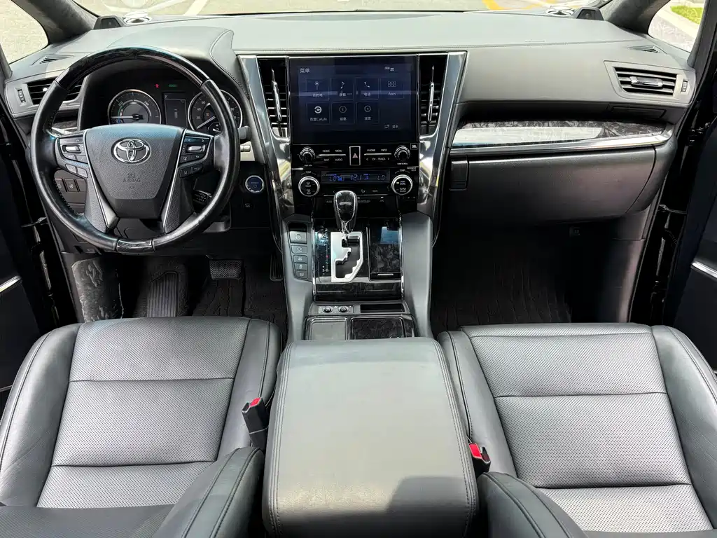 Toyota Vellfire — фото 6