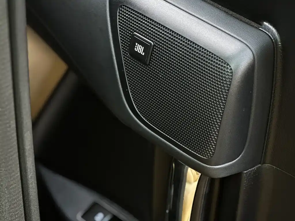 Toyota Alphard — фото 7
