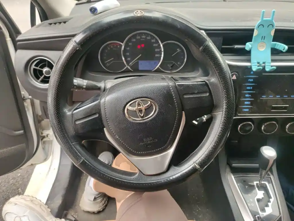 Toyota Corolla — фото 3