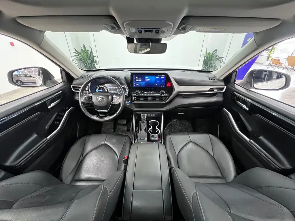 Toyota Highlander — фото 20