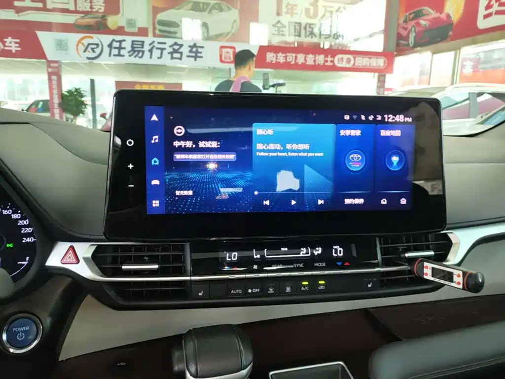 Toyota Granvia — фото 13