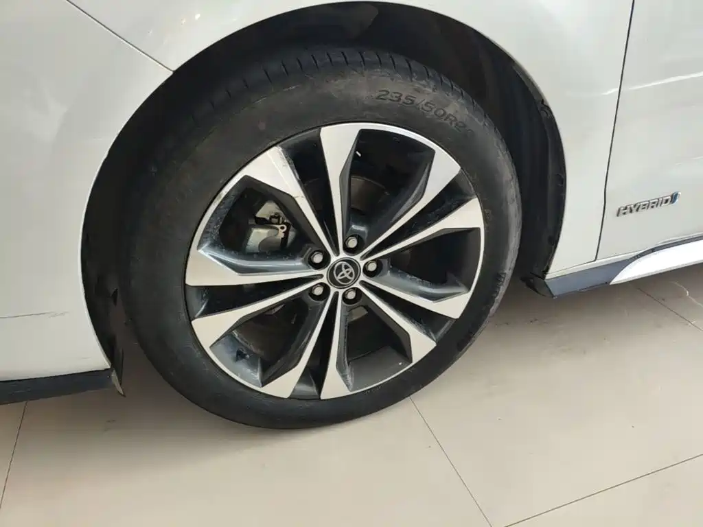 Toyota Granvia — фото 23