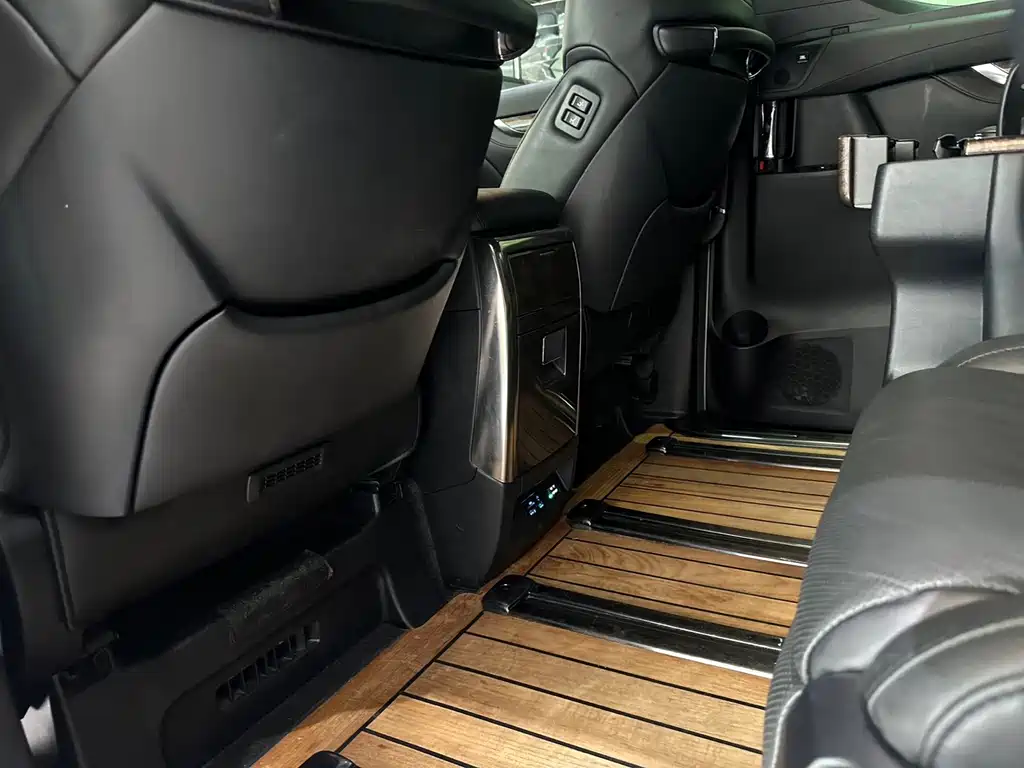 Toyota Alphard — фото 7