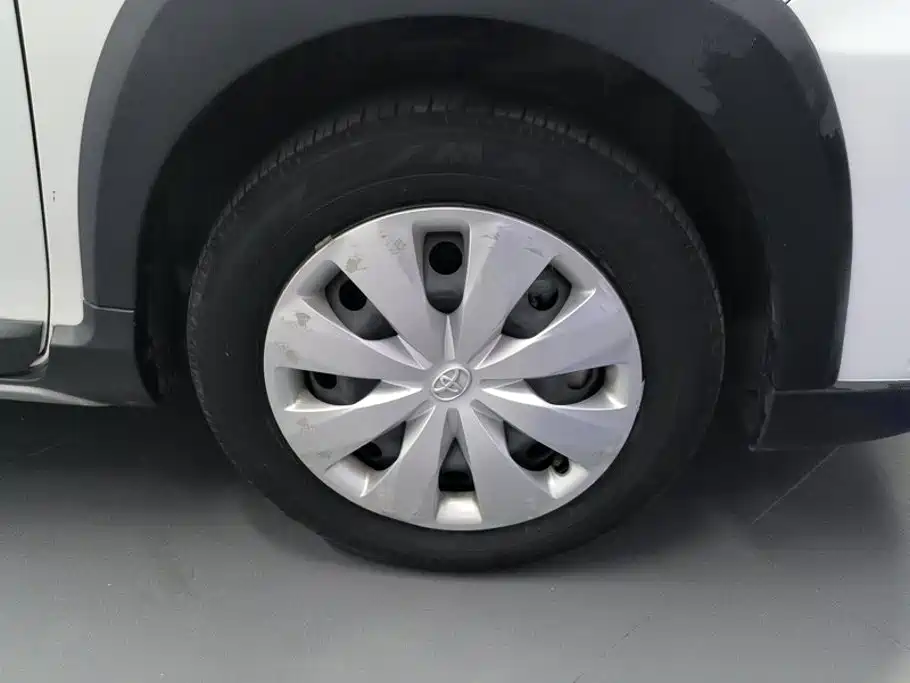 Toyota Yaris L — фото 6