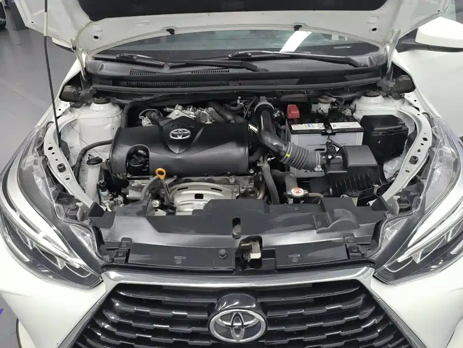 Toyota Yaris L — фото 10