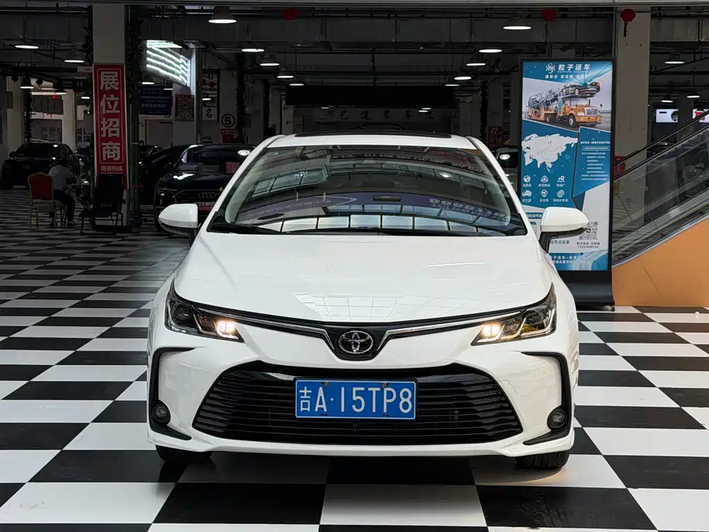 Toyota Corolla — фото 2