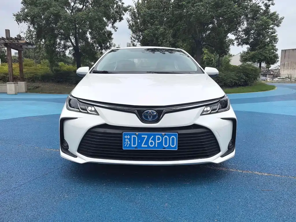 Toyota Corolla — фото 2