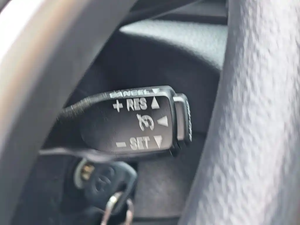 Toyota Yaris L — фото 20