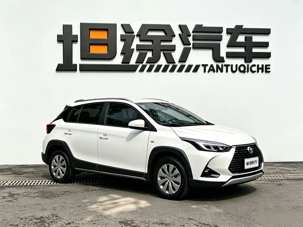 Toyota Yaris L — фото 3