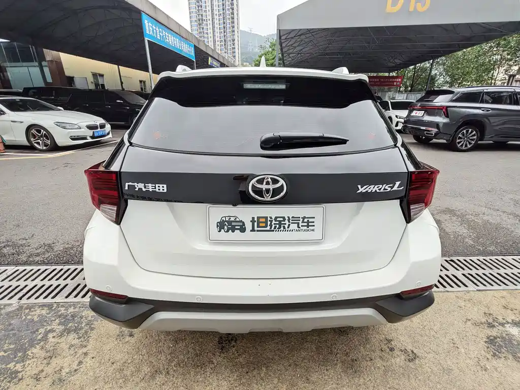 Toyota Yaris L — фото 26