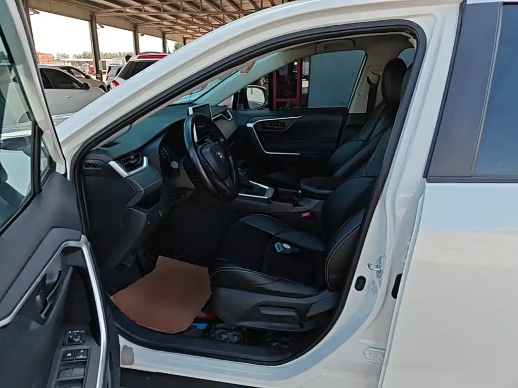 Toyota Wildlander — фото 15