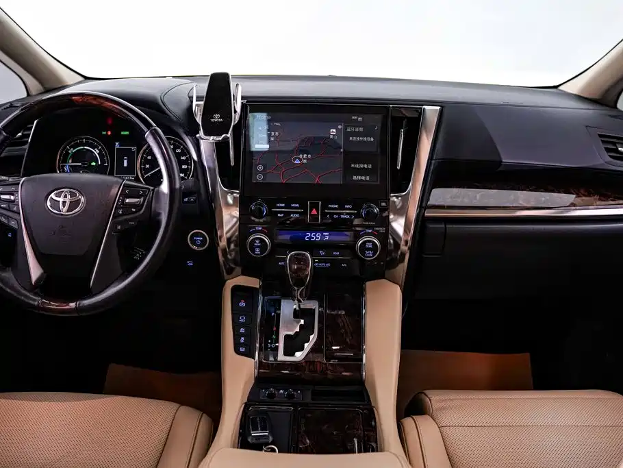 Toyota Alphard — фото 14
