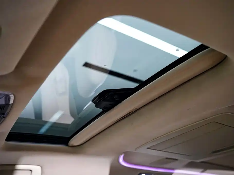 Toyota Alphard — фото 23