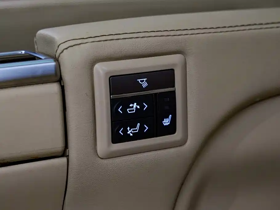 Toyota Alphard — фото 33