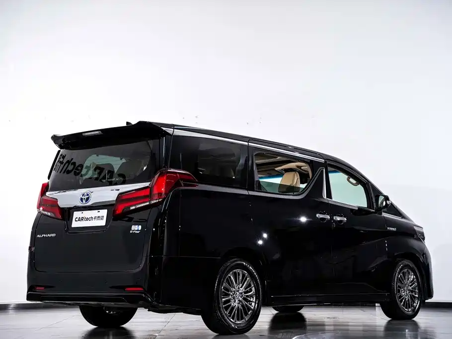 Toyota Alphard — фото 5