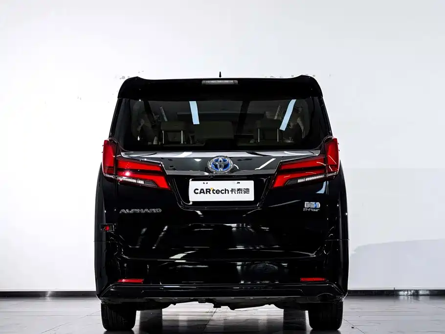 Toyota Alphard — фото 6
