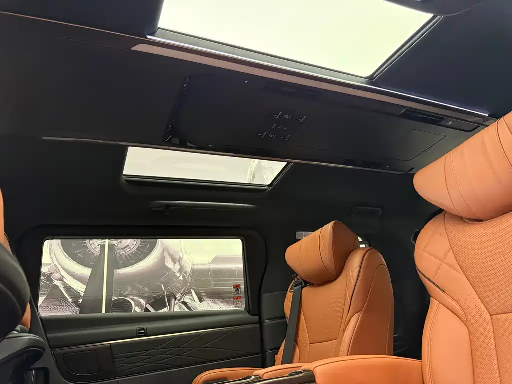 Toyota Alphard — фото 14