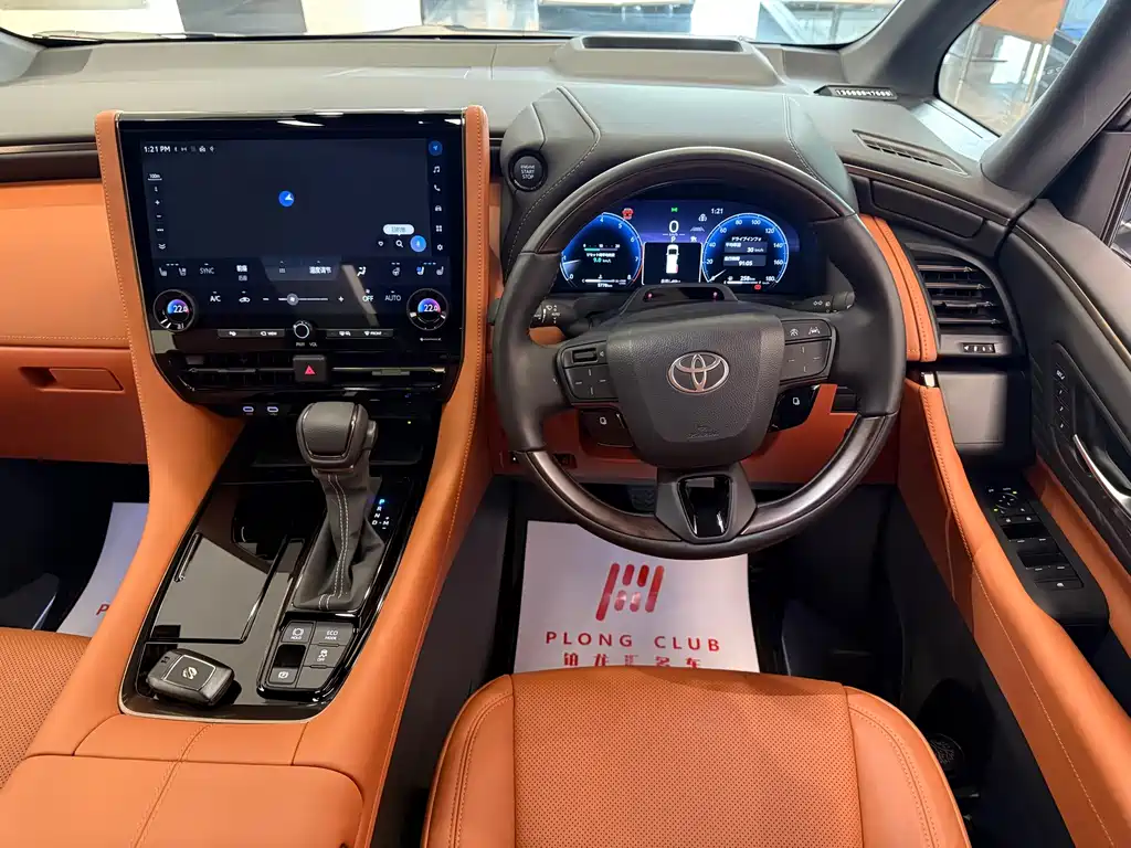 Toyota Alphard — фото 4