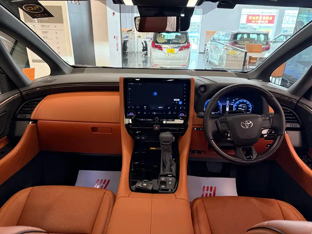 Toyota Alphard — фото 5