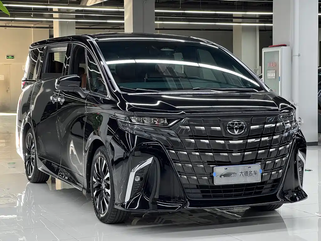 Toyota Alphard — фото 3