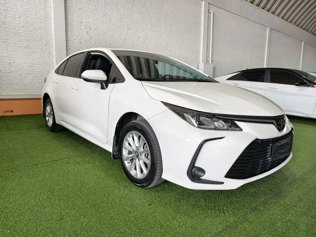Toyota Corolla — фото 3