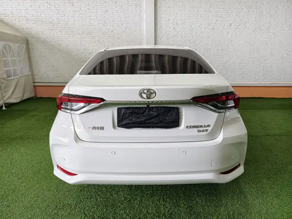 Toyota Corolla — фото 5