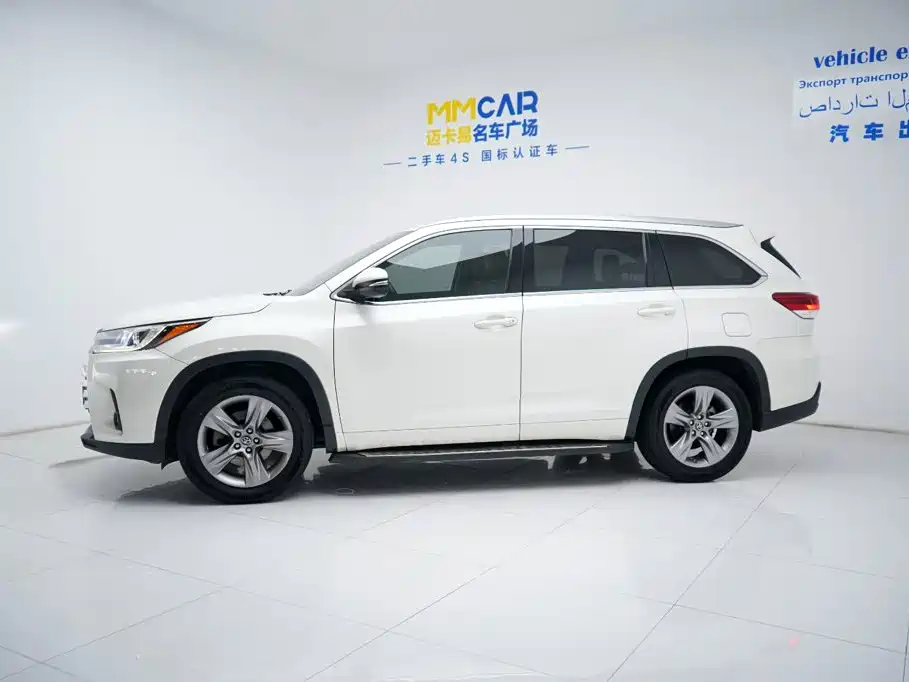 Toyota Highlander — фото 9