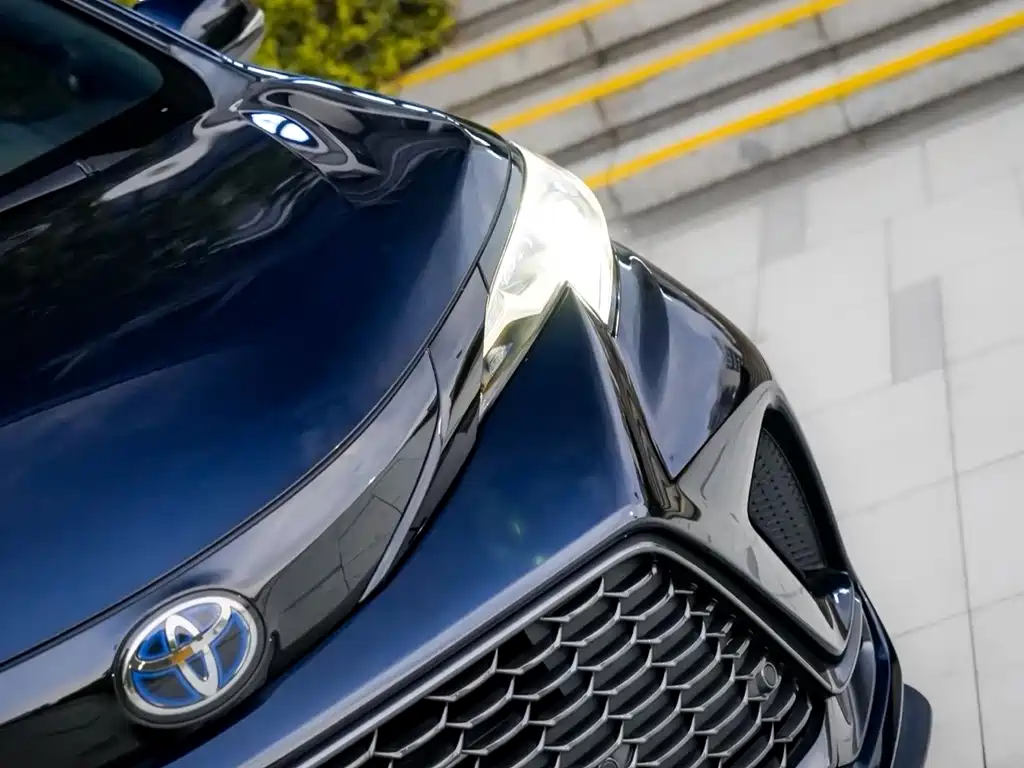 Toyota Granvia — фото 8