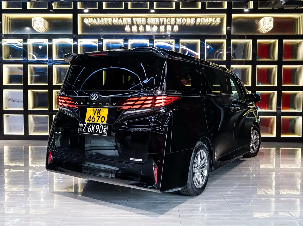 Toyota Alphard — фото 6