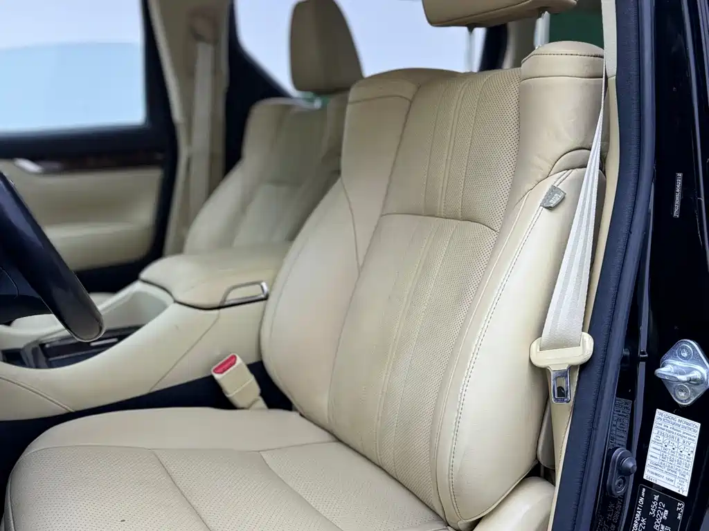 Toyota Alphard — фото 4