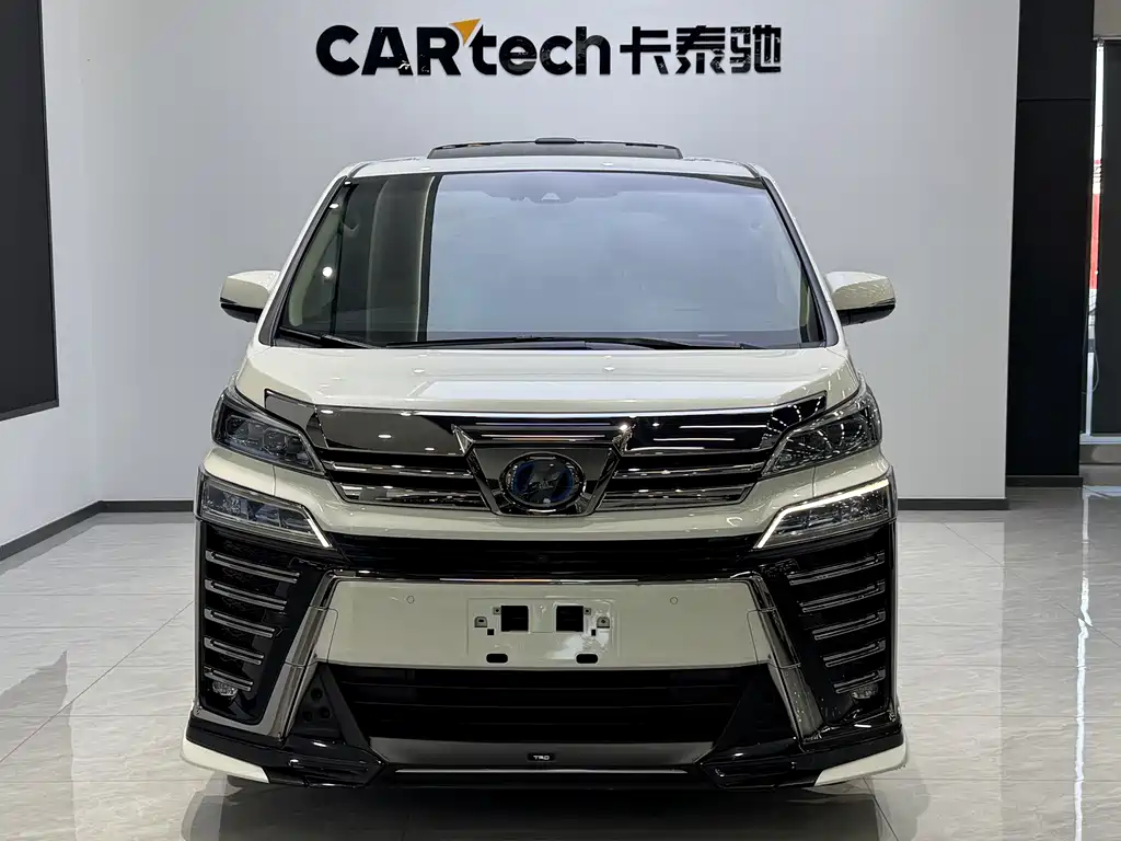Toyota Alphard — фото 2